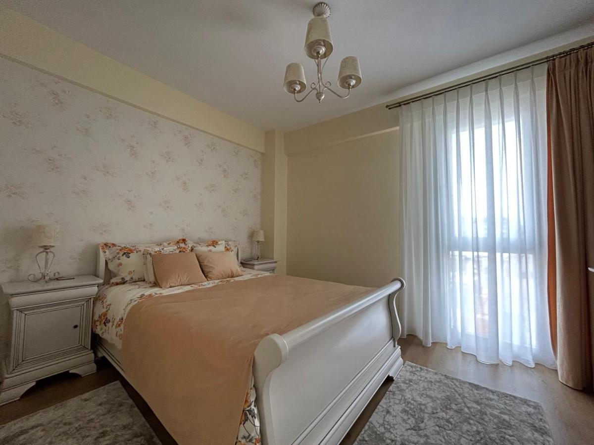 Apartament Rose Гура Хуморулуй Екстериор снимка