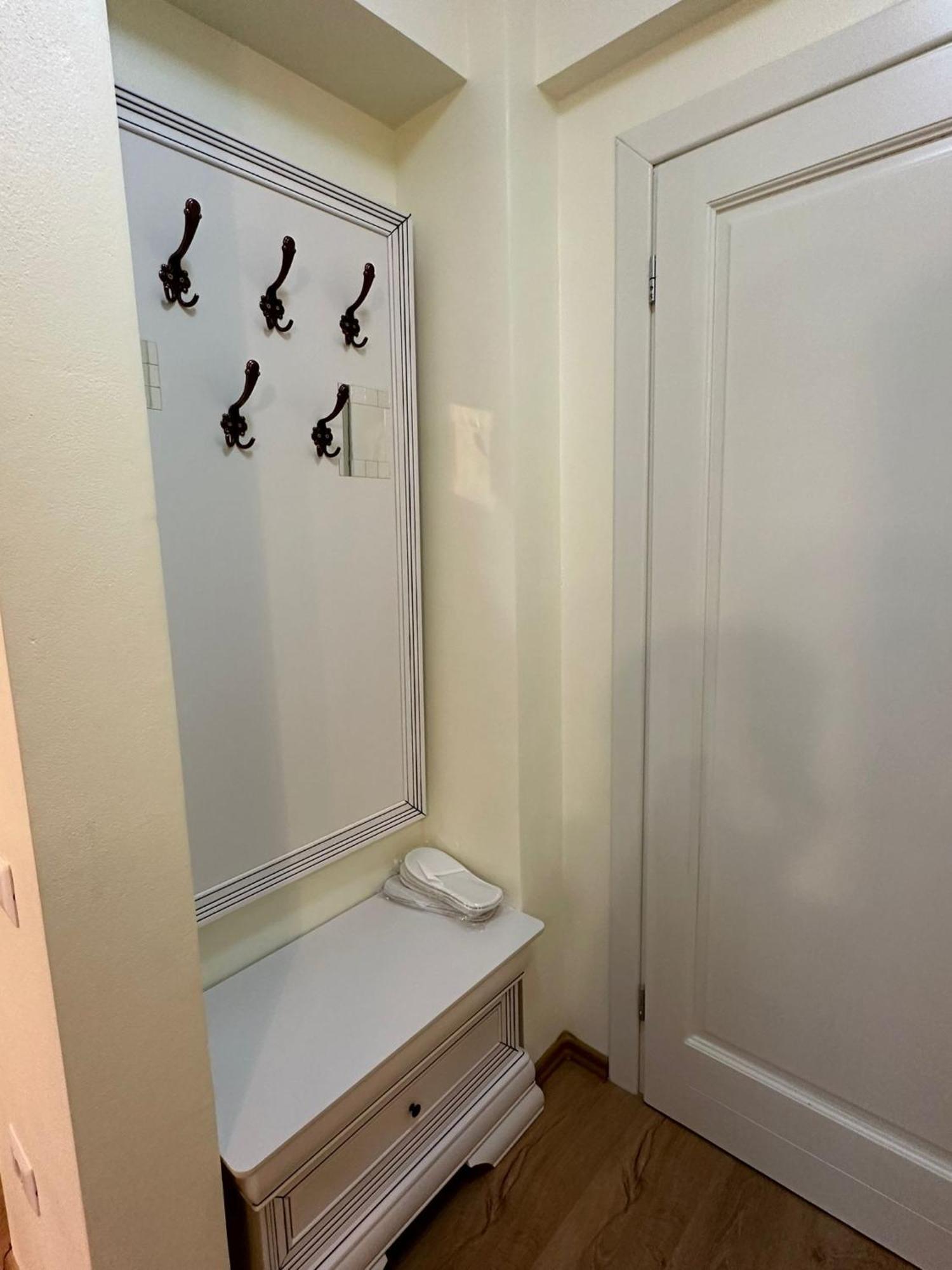 Apartament Rose Гура Хуморулуй Екстериор снимка